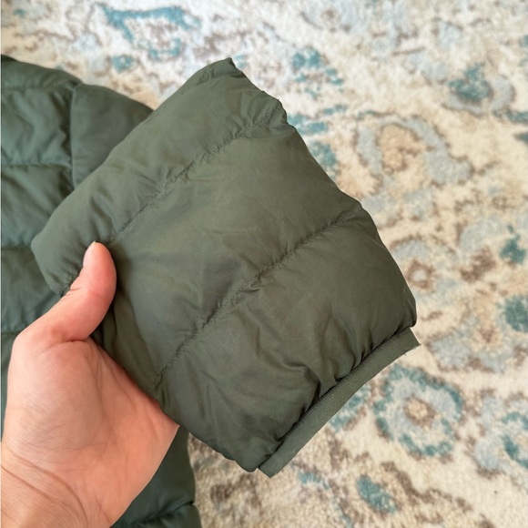 Uniqlo pastel green puffer jacket, super lightweight and very warm size 13Y - Picture 7 of 10